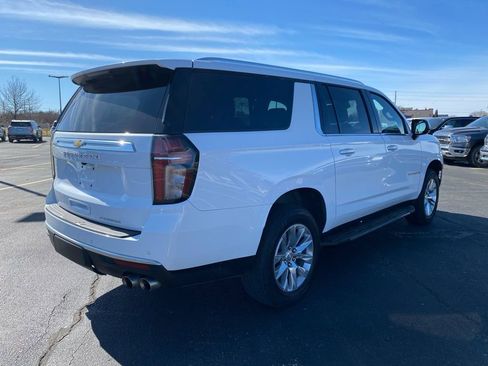 Used 2023 Chevrolet Suburban Premier image 9