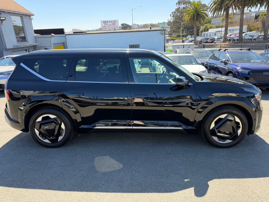 Used 2024 Kia EV9 Land AWD/4WD image 4