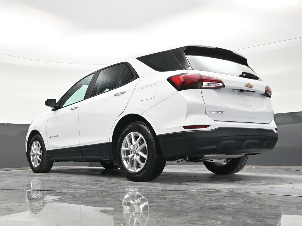 Used 2022 Chevrolet Equinox LS FWD image 22