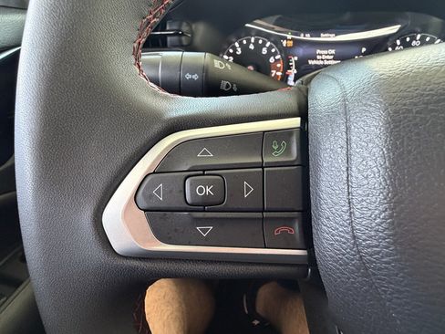 Used 2024 Jeep Compass Trailhawk AWD/4WD image 18