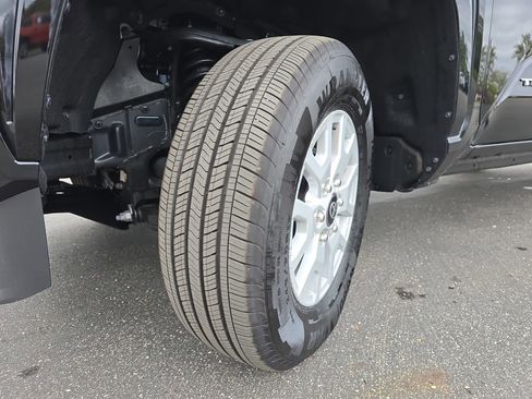 Used 2026 Toyota Tacoma SR5 AWD/4WD image 32
