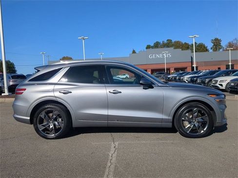 Used 2023 Genesis Electrified GV70 Advanced image 3