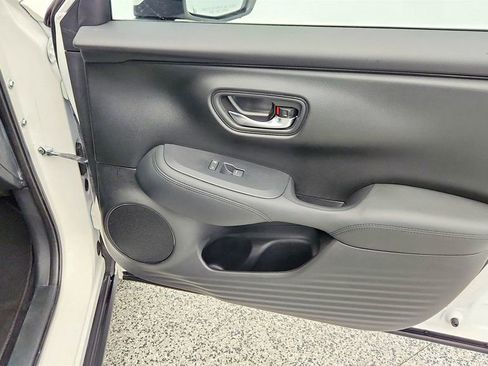 Used 2025 Honda HR-V LX image 25