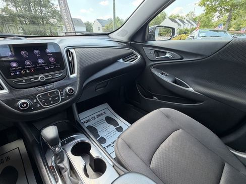 Used 2023 Chevrolet Malibu LT FWD image 15