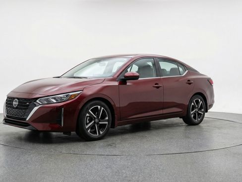 Used 2025 Nissan Sentra SV image 3