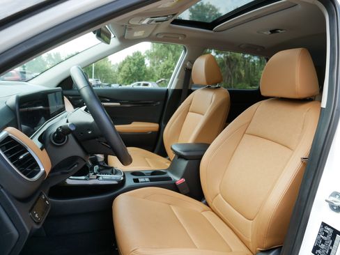 Certified 2024 Kia Seltos SX w/ SX Sunroof Package AWD/4WD image 35