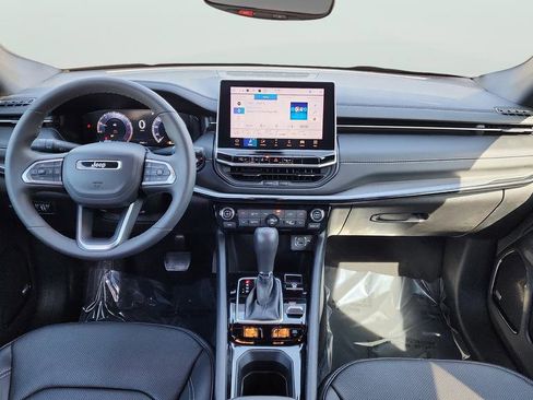 Used 2024 Jeep Compass Limited w/ High Altitude Package image 9