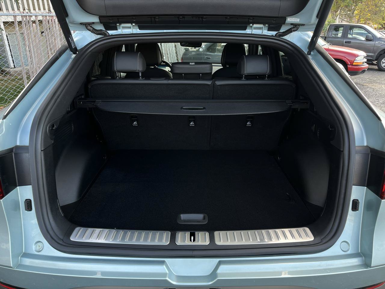 Used 2023 Genesis GV60 Advanced AWD/4WD image 9