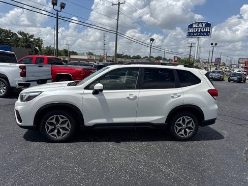 Used 2019 Subaru Forester Premium w/ All-Weather Package AWD/4WD image 2