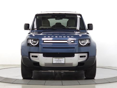 Used 2022 Land Rover Defender 110 S AWD/4WD image 2