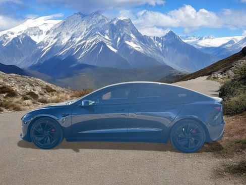 Used 2024 Tesla Model 3 Performance image 2