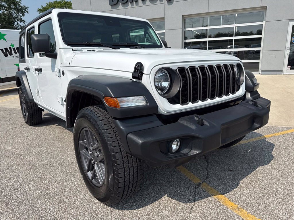 Used 2024 Jeep Wrangler Unlimited Sport AWD/4WD image 16