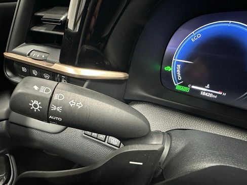 Used 2025 Toyota Crown Signia image 21