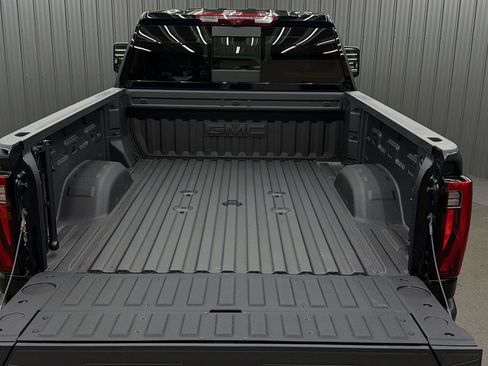 Used 2025 GMC Sierra 3500 Denali w/ Denali Reserve Package image 17