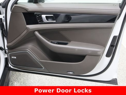 Used 2021 Porsche Panamera 4 image 39