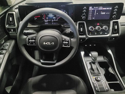 Used 2022 Kia Sorento LX AWD/4WD image 22