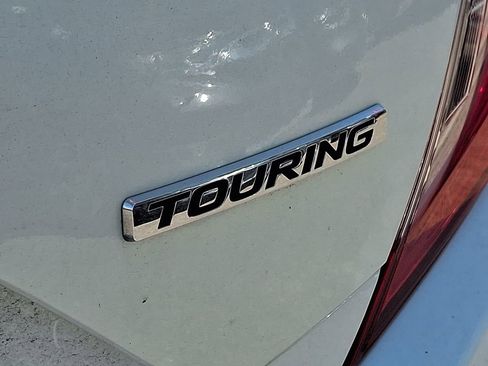 Used 2019 Honda Civic Touring image 5