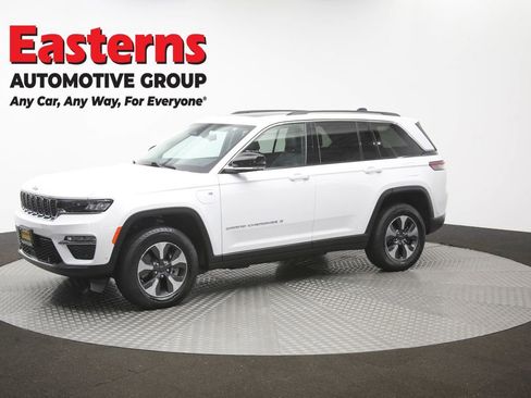Used 2022 Jeep Grand Cherokee Limited 4xe w/ Luxury Tech Group II AWD/4WD image 60