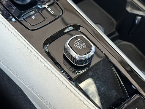 Certified 2024 Volvo XC90 B6 Ultimate w/ Protection Package Premier AWD/4WD image 28