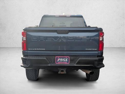 Used 2021 Chevrolet Silverado 2500 Custom w/ Custom Value Package image 6