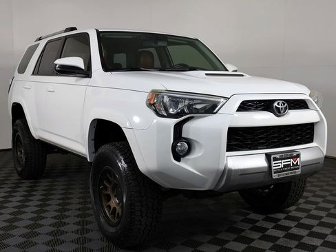 Used 2014 Toyota 4Runner Trail AWD/4WD image 5