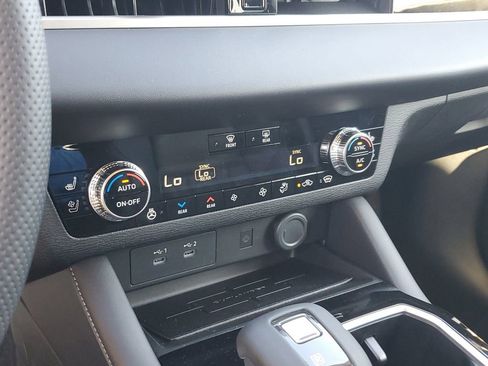 New 2026 Mitsubishi Outlander SEL AWD/4WD image 24