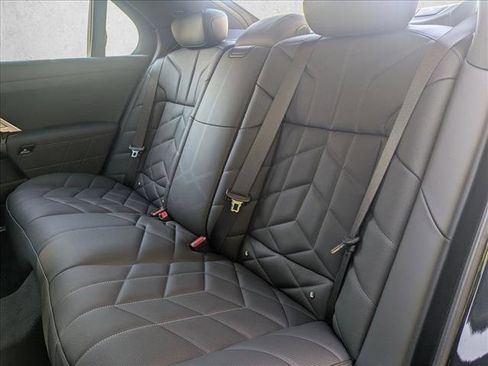 New 2026 BMW 750e xDrive image 17