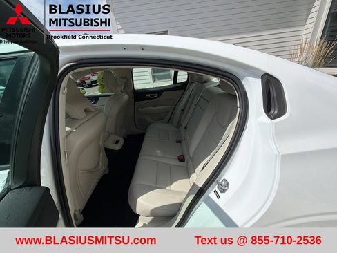 Used 2019 Volvo S60 T5 Momentum w/ Multimedia Package FWD image 45