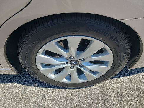Used 2017 Subaru Legacy 2.5i Premium image 9