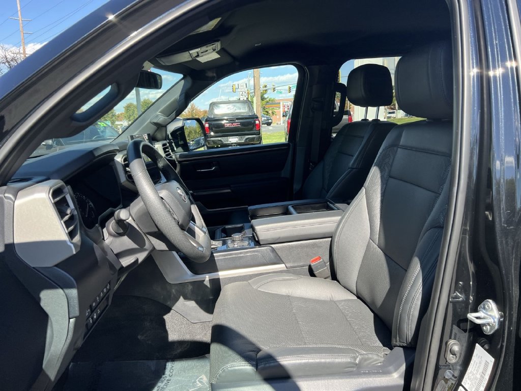 Used 2025 Toyota Tundra SR5 w/ SR5 Premium Package AWD/4WD image 13