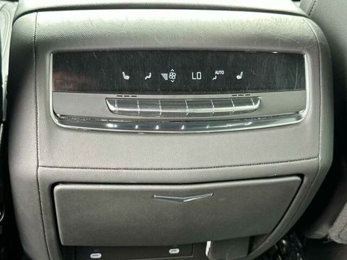 Used 2024 Cadillac Escalade Premium Luxury image 16