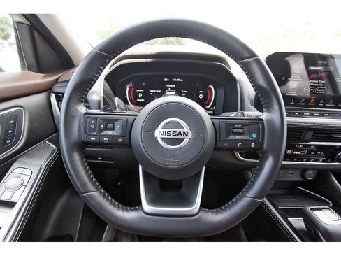 Used 2021 Nissan Rogue Platinum FWD image 17