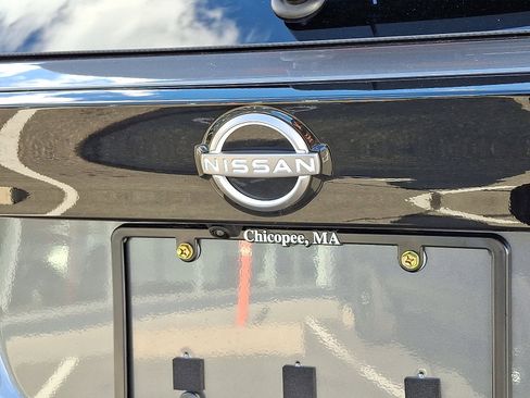 Used 2025 Nissan Kicks SR image 29