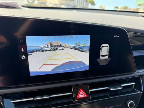 Used 2024 Kia Niro Wind FWD image 23