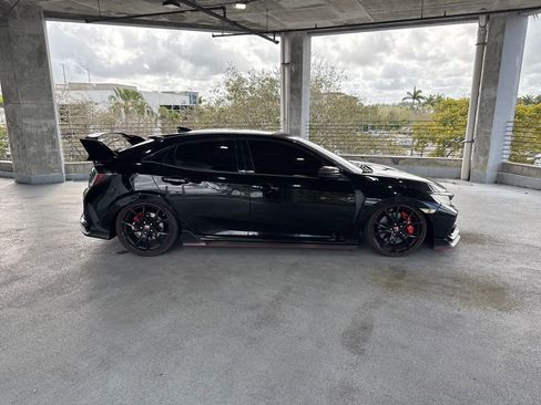Used 2019 Honda Civic Type R image 4