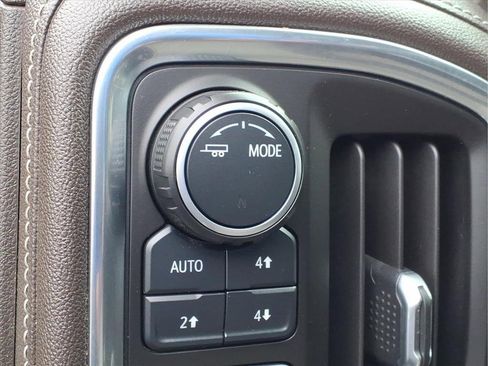 Used 2020 Chevrolet Silverado 2500 LTZ w/ LTZ Texas Edition image 12