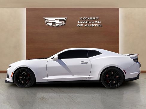 Used 2021 Chevrolet Camaro ZL1 image 2