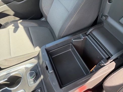 Used 2020 Chevrolet Traverse LT image 29