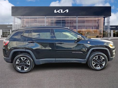 Used 2018 Jeep Compass Trailhawk w/ Cold Weather Group image 7