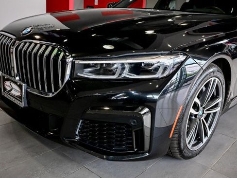 Used 2020 BMW 750i xDrive w/ Executive Package AWD/4WD image 9