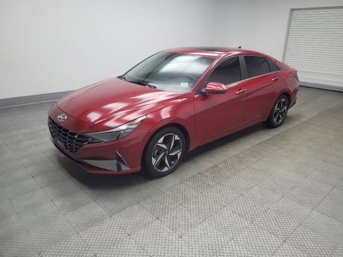 Used 2021 Hyundai Elantra Limited image 2