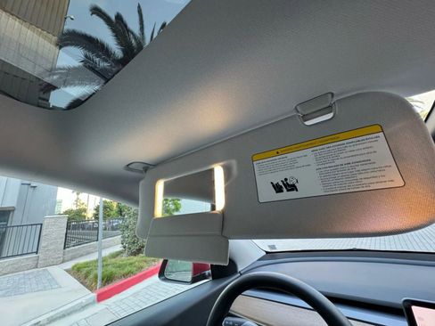 Used 2023 Tesla Model Y 2WD image 37