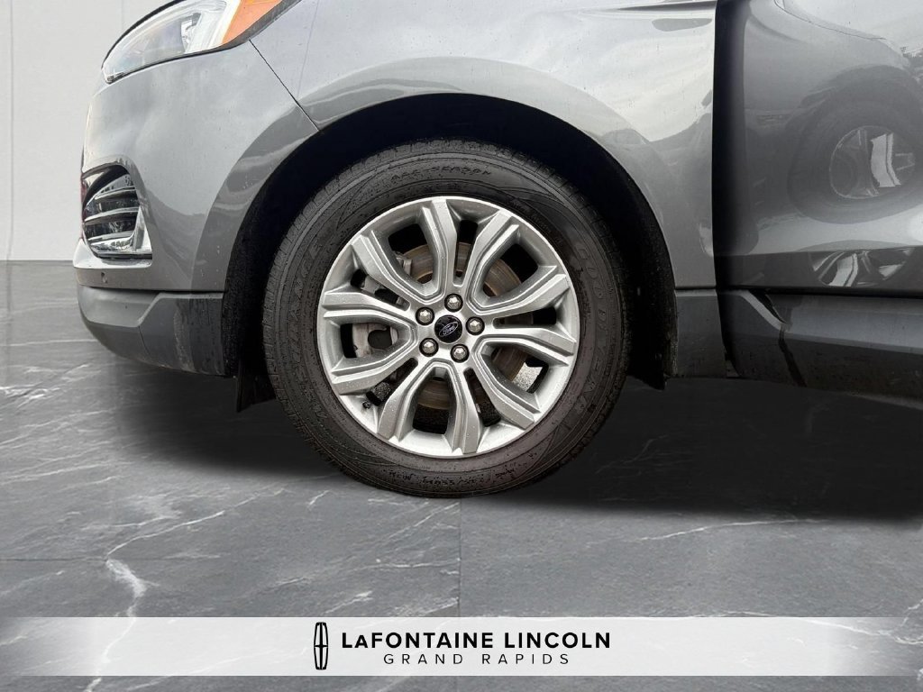 Used 2023 Ford Edge Titanium AWD/4WD image 32