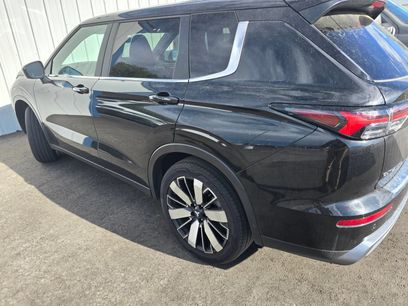 Used 2025 Mitsubishi Outlander SE