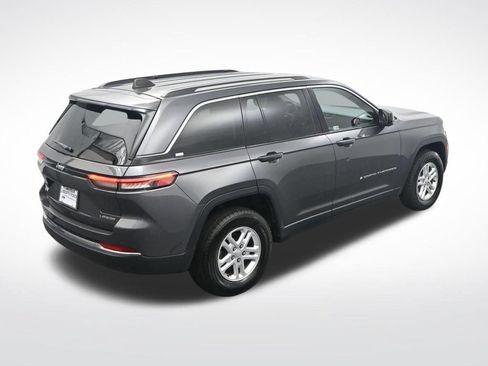 Used 2024 Jeep Grand Cherokee Laredo RWD image 27