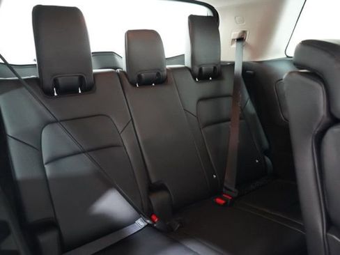 Used 2024 Nissan Pathfinder SL image 36