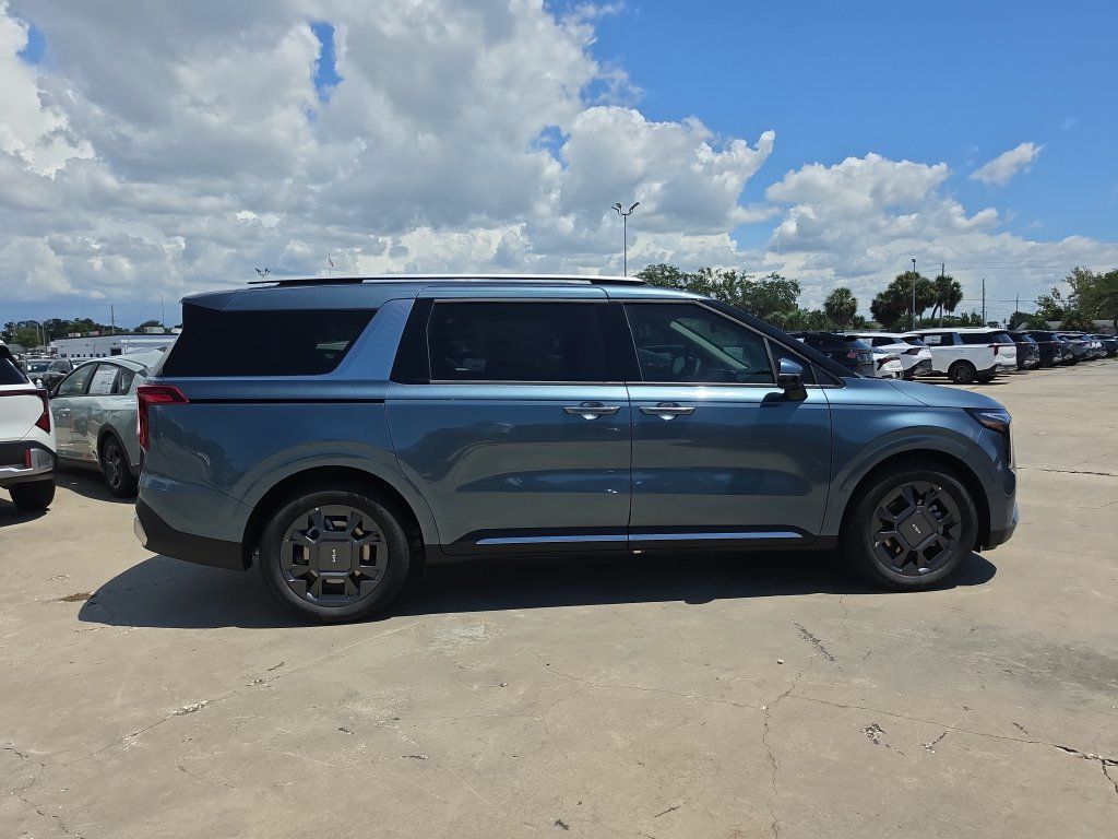 New 2027 Kia Carnival SX FWD image 9