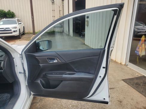Used 2016 Honda Accord Sport image 24