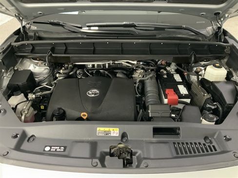 Used 2022 Toyota Highlander XLE image 10