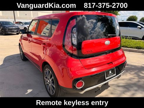 Used 2019 Kia Soul ! image 2